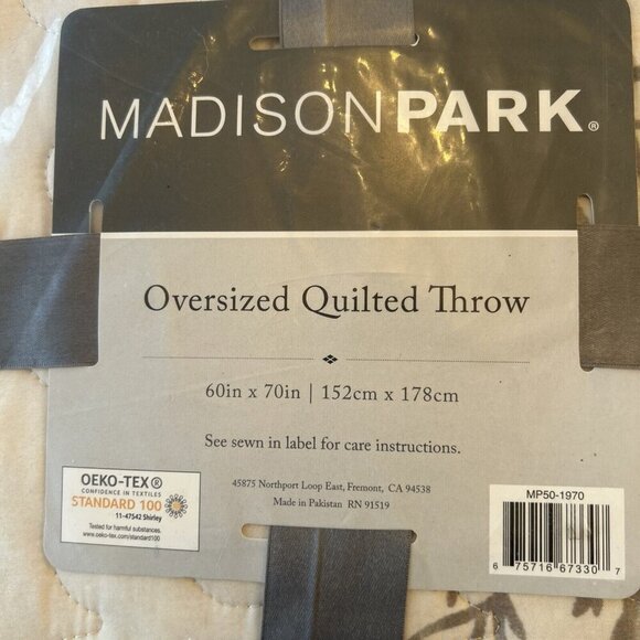 Madison Park Oversized Quilted Throw Blanket 60 x 70 Cream Blue Seashell Coastal - Picture 2 of 6